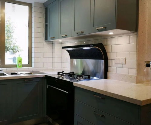 廚房安裝了油煙機,油煙也很多 現在都流行用集成灶,又沒噪音